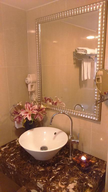 Elegance Hotel Tajpej Buitenkant foto